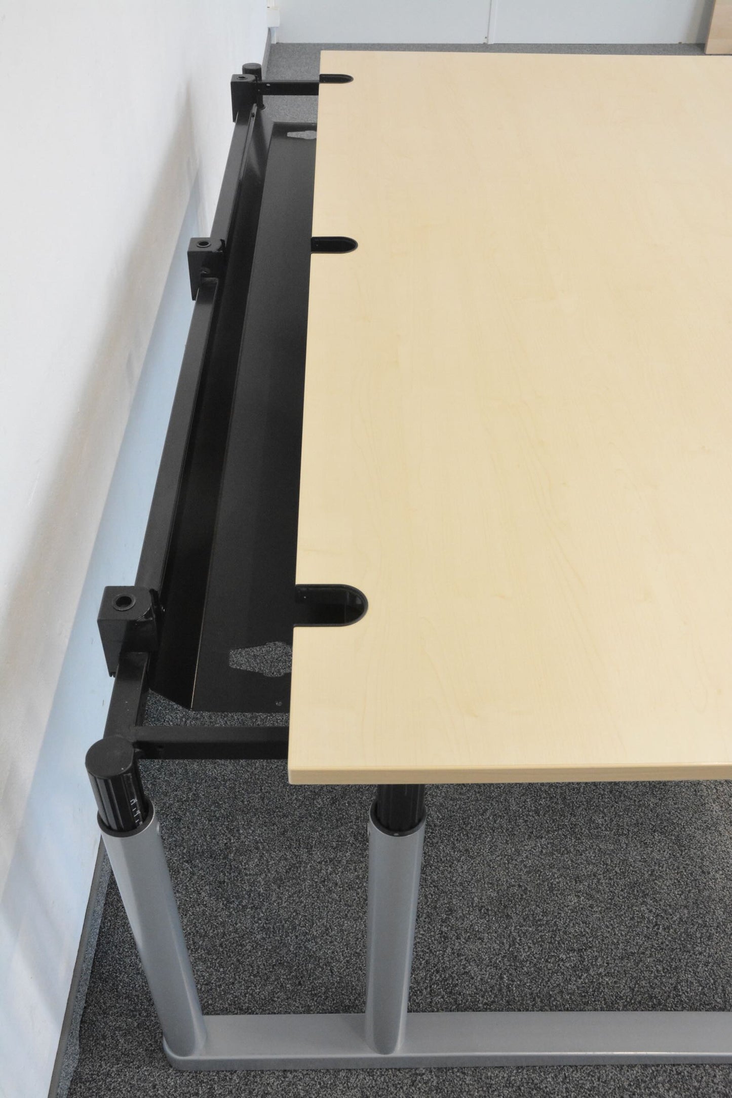 König + Neurath Metra Schreibtisch Cosinus