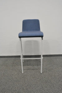 Steelcase B Free Barhocker mit Sitzhöhe 780mm - Stoff Blau gemustert