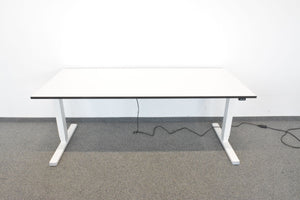 Haworth Lyft Sitz-Steh Schreibtisch elektrisch höhenverstellbar von 650 -1250mm - 1800x800mm - Spanplatte Weiss