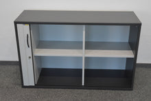 Laden Sie das Bild in den Galerie-Viewer, Elan Euroffice Lateralschrank für 2 Ordner-Reihen mit Schlüssel - 1200mm breit - Spanplatte Anthrazit