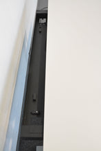 Laden Sie das Bild in den Galerie-Viewer, Lista Office Choice Sitz-Steh Schreibtisch elektrisch höhenverstellbar von 680-1300mm - 2000x900mm Vollkern HPL Platte Weiss