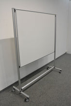 Laden Sie das Bild in den Galerie-Viewer, O+C System Tafelständer fahrbar Whiteboard - Metall Weiss