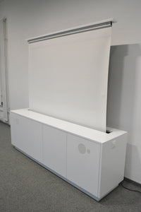 Top Design Ultra Flügeltür-Aktenschrank mit ausfahrbarer Leinwand 2400mm breit - MDF Weiss