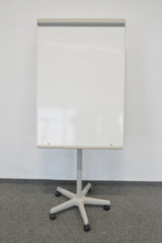 Laden Sie das Bild in den Galerie-Viewer, Legamaster Classic Flipchart auf Rollen - Metall - Grau