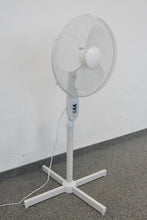 Laden Sie das Bild in den Galerie-Viewer, Migros Classic Standventilator - Kunststoff Weiss