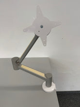Laden Sie das Bild in den Galerie-Viewer, Viewlite+ Monitorhalterung für Schreibtische für Tischplatten mit maximal 27mm Dicke - Metall Aluminium eloxiert
