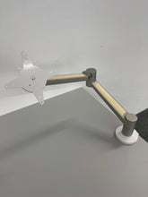 Laden Sie das Bild in den Galerie-Viewer, Viewlite+ Monitorhalterung für Schreibtische für Tischplatten mit maximal 27mm Dicke - Metall Aluminium eloxiert