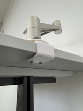 Laden Sie das Bild in den Galerie-Viewer, Viewlite+ Monitorhalterung für Schreibtische für Tischplatten mit maximal 27mm Dicke - Metall Aluminium eloxiert