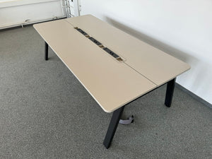 Haworth Top Intuity Parkbench fixe Höhe von 720mm - 2400x1200mm - Spanplatte - Ocker