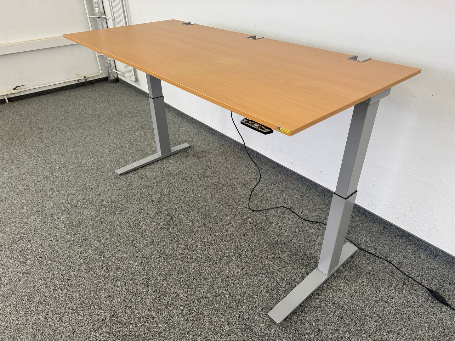 Kinnarps Serie P Sitz-Steh Schreibtisch