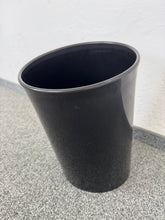 Laden Sie das Bild in den Galerie-Viewer, Top Design Elipse Abfalleimer - Kunststoff Schwarz