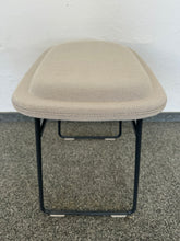 Laden Sie das Bild in den Galerie-Viewer, Cappelini Hi Pad Stool - Stoff - Ocker