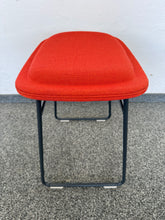 Laden Sie das Bild in den Galerie-Viewer, Cappelini Hi Pad Stool - Stoff - Orange