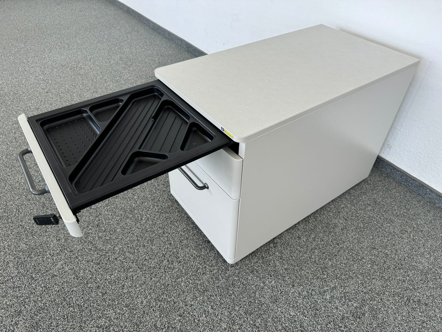 Steelcase Tenaro Roll-Korpus