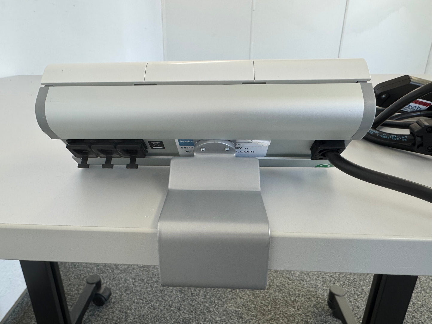 Steelcase Mehrfachstecker mit USB
