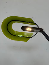 Laden Sie das Bild in den Galerie-Viewer, Belux Lifto LED Tischlampe - Metall - Schwarz