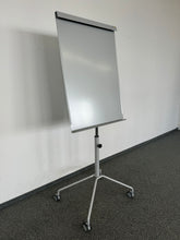 Laden Sie das Bild in den Galerie-Viewer, Top Design X-Part Flipchart auf Rollen - Metall Grau