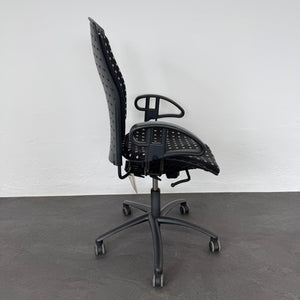 Sitag Reality Bürodrehstuhl Synchronmechanik mit Gewichtseinstellung und Arretierung mit Armlehnen - Stoff Schwarz/Weiss gemustert