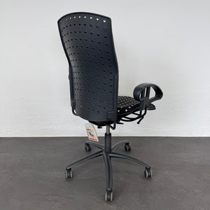 Sitag Reality Bürodrehstuhl Synchronmechanik mit Gewichtseinstellung und Arretierung mit Armlehnen - Stoff Schwarz/Weiss gemustert