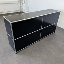 Laden Sie das Bild in den Galerie-Viewer, USM-Haller Classic Sideboard mit 4 Auszügen mit Schlüssel - Metall Schwarz