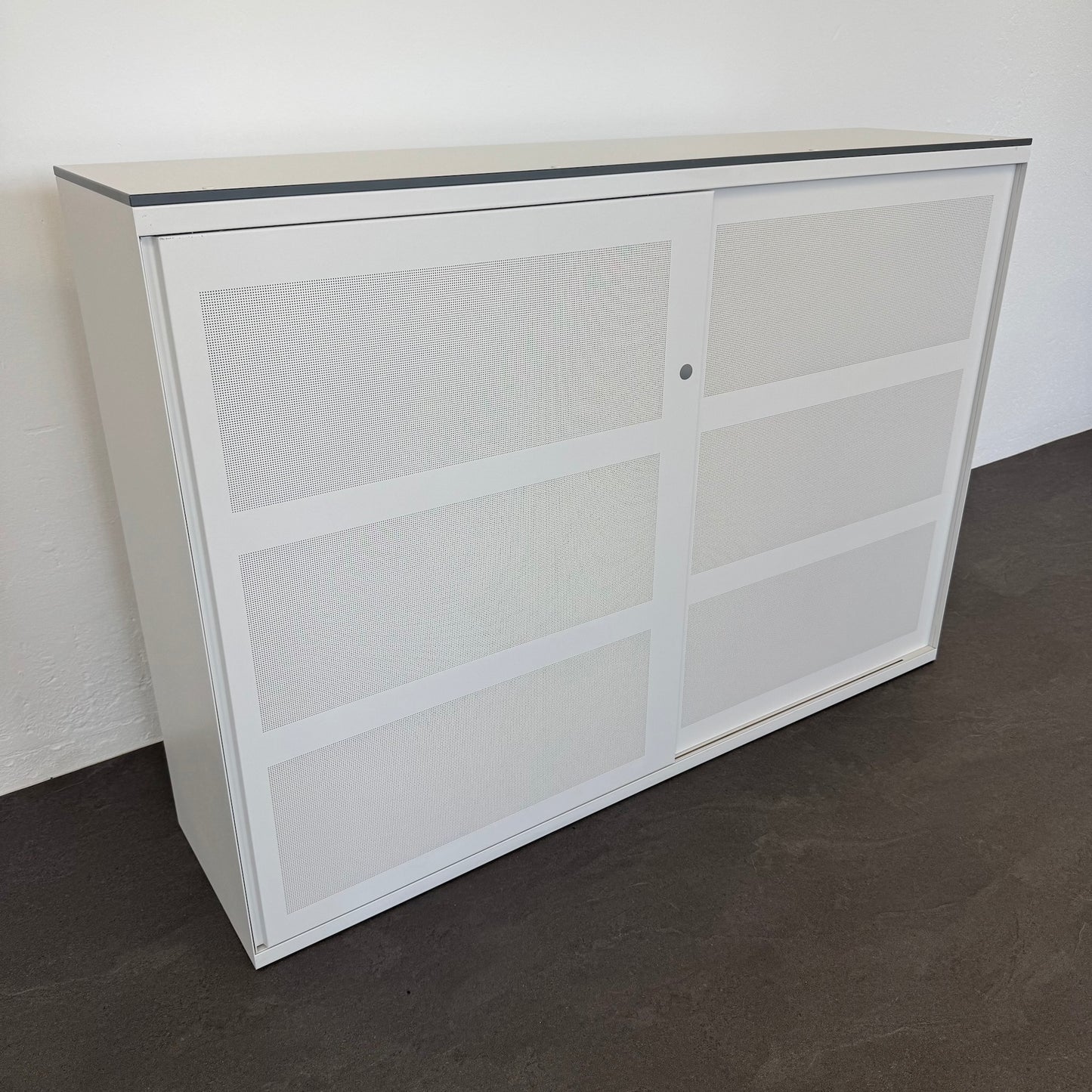 Lista Office Storage Twin Schiebetürschrank