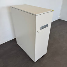 Laden Sie das Bild in den Galerie-Viewer, Haworth Flexx Apothekerschrank Öffnung Links für 2 Ordner-Reihen mit Schlüssel - Spanplatte Lichtgrau Hell