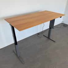 Laden Sie das Bild in den Galerie-Viewer, Lista Office Extend Sitz-Steh Schreibtisch elektrisch höhenverstellbar von 650 -1270 mm - 1800x900mm - Spanplatte Birnbaumfurnier