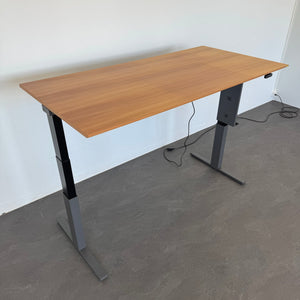Lista Office Extend Sitz-Steh Schreibtisch elektrisch höhenverstellbar von 650 -1270 mm - 1800x900mm - Spanplatte Birnbaumfurnier