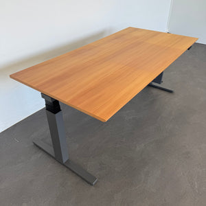 Lista Office Extend Sitz-Steh Schreibtisch elektrisch höhenverstellbar von 650 -1270 mm - 1800x900mm - Spanplatte Birnbaumfurnier