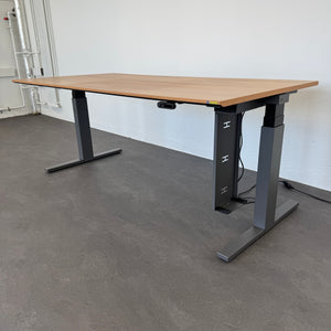 Lista Office Extend Sitz-Steh Schreibtisch elektrisch höhenverstellbar von 650 -1270 mm - 1800x900mm - Spanplatte Birnbaumfurnier