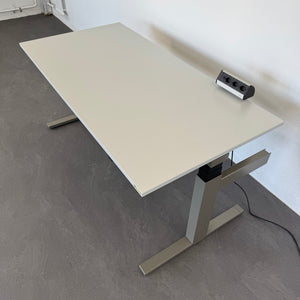 Lista Office Extend Sitz-Steh Schreibtisch elektrisch höhenverstellbar von 650 -1270 mm - 1600x800mm - Spanplatte Lichtgrau