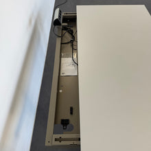 Laden Sie das Bild in den Galerie-Viewer, Lista Office Extend Sitz-Steh Schreibtisch elektrisch höhenverstellbar von 650 -1270 mm - 1600x800mm - Spanplatte Lichtgrau