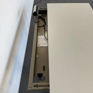 Lista Office Extend Sitz-Steh Schreibtisch elektrisch höhenverstellbar von 650 -1270 mm - 1600x800mm - Spanplatte Lichtgrau