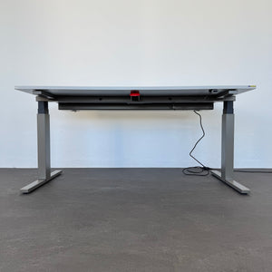 Lista Office Extend Sitz-Steh Schreibtisch elektrisch höhenverstellbar von 650 -1270 mm - 1600x800mm - Spanplatte Lichtgrau