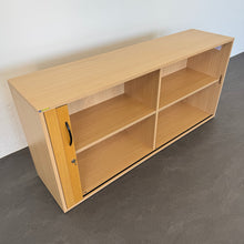 Laden Sie das Bild in den Galerie-Viewer, Elan Euroffice Lateralschrank für 2 Ordner-Reihen 1600mm breit - mit Schlüssel - Spanplatte Buche