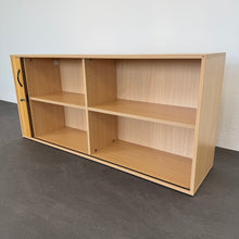 Laden Sie das Bild in den Galerie-Viewer, Elan Euroffice Lateralschrank für 2 Ordner-Reihen 1600mm breit - mit Schlüssel - Spanplatte Buche