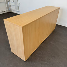 Laden Sie das Bild in den Galerie-Viewer, Elan Euroffice Lateralschrank für 2 Ordner-Reihen 1600mm breit - mit Schlüssel - Spanplatte Buche