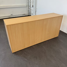 Laden Sie das Bild in den Galerie-Viewer, Elan Euroffice Lateralschrank für 2 Ordner-Reihen 1600mm breit - mit Schlüssel - Spanplatte Buche