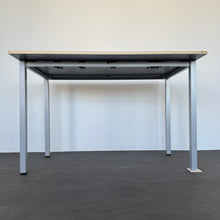 Laden Sie das Bild in den Galerie-Viewer, Steelcase Quba Stehtisch fixe Höhe von 1028mm - 1600x1000mm - Spanplatte Ahornfurnier