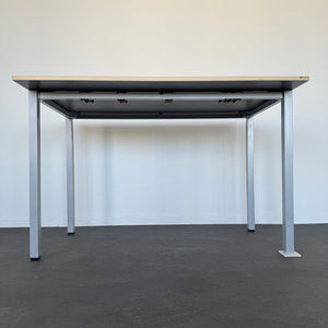 Steelcase Quba Stehtisch fixe Höhe von 1028mm - 1600x1000mm - Spanplatte Ahornfurnier