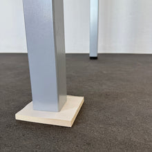 Laden Sie das Bild in den Galerie-Viewer, Steelcase Quba Stehtisch fixe Höhe von 1028mm - 1600x1000mm - Spanplatte Ahornfurnier