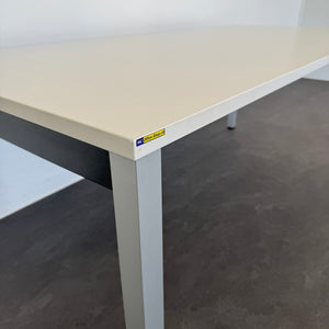 Embru eQ Vierbeintisch mechanisch höhenverstellbar von 750mm - 2000x900mm Spanplatte Grau