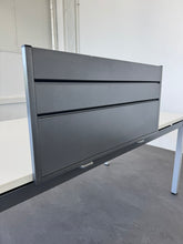 Laden Sie das Bild in den Galerie-Viewer, Lista eQ Trennwand mit Tischhalterung Metall Anthrazit