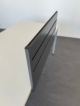 Laden Sie das Bild in den Galerie-Viewer, Lista eQ Trennwand mit Tischhalterung Metall Anthrazit