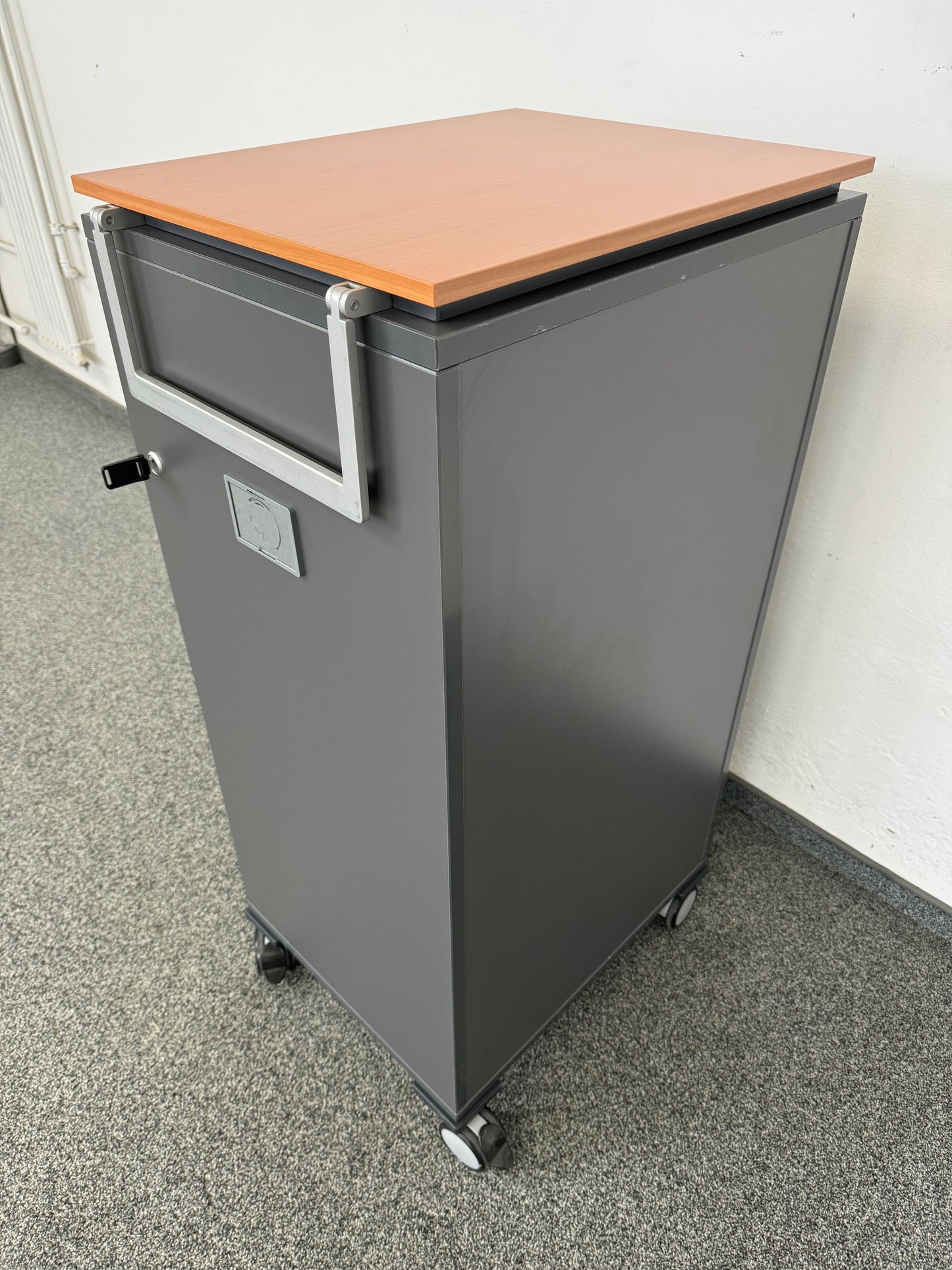 Steelcase Share It Roll-Caddy