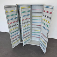 Laden Sie das Bild in den Galerie-Viewer, Quipro Classic Schlüssel-Schrank Metall Lichtgrau