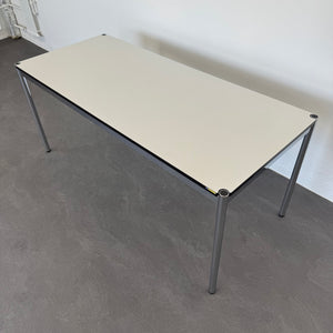 USM-Haller Classic Schreibtisch fixe Höhe von 740mm - 1750x750mm Spanplatte Weiss
