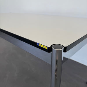 USM-Haller Classic Schreibtisch fixe Höhe von 740mm - 1750x750mm Spanplatte Weiss