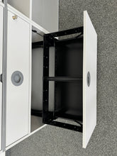 Laden Sie das Bild in den Galerie-Viewer, Denz D3 Sideboard 1600mm breit - mit Schlüssel - MDF Hellgrau