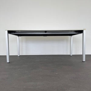 Embru eQ Vierbeintisch mechanisch höhenverstellbar von 750mm - 1800x900mm Spanplatte Grau